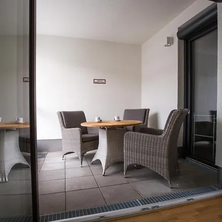 Premium Messe アパートホテル